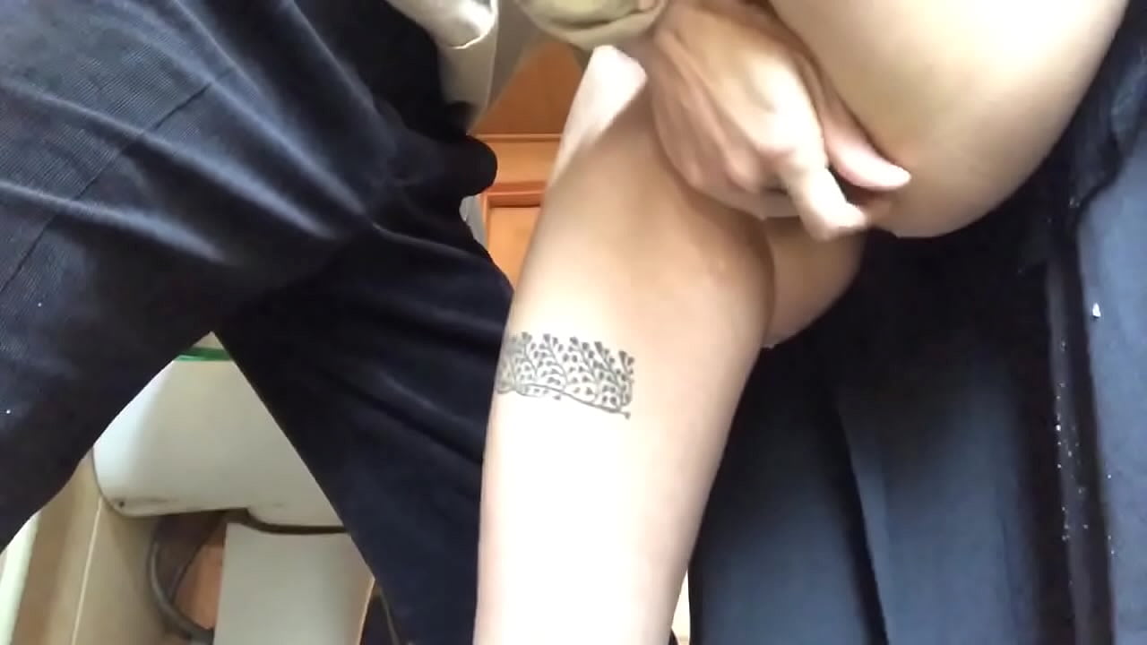 שפּריצן אין די שולע קלאָזעט, אַ פאַקטיש פראָטי אָרגאַזם - מיין לערער האט זיין בעסטער