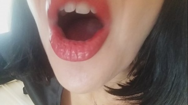 ליב, דיין שטיף מאמע וועט דיך היינט נישט לאזן גיין אין שול... איך דארף דיך צופיל...