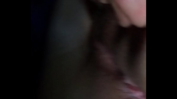 מיט אַ כאַווערטע אין די מאַשין